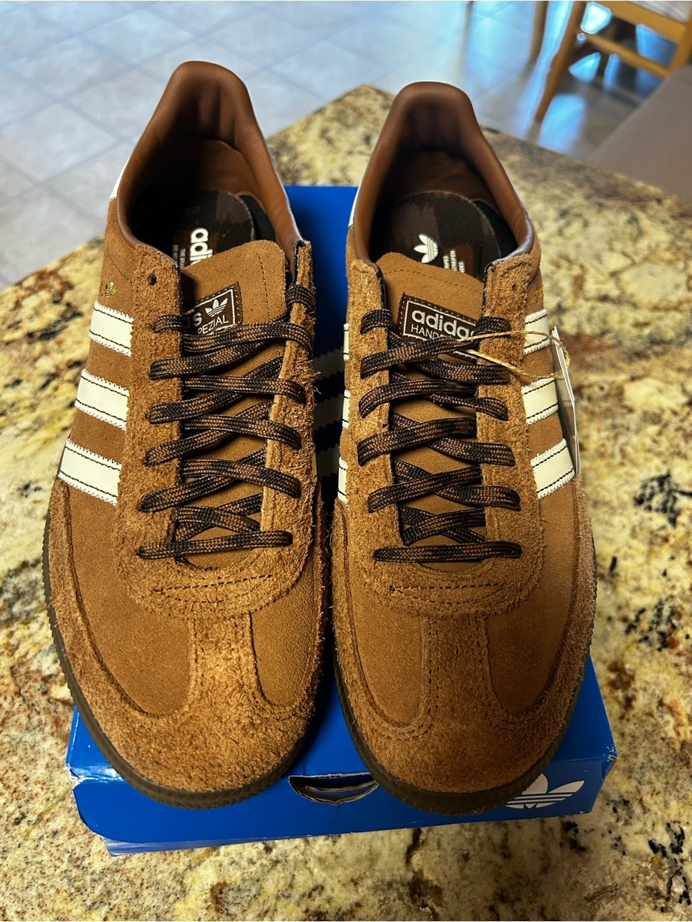 NIB adidas Handball Spezial Brown Suede Sneakers White Stripes Men 9 Pickleball - Picture 3 of 9